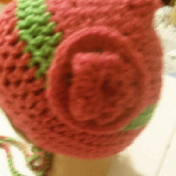 ☃️Handmade pink and green Hat With Floral Design☃️ - Picture 5 of 7